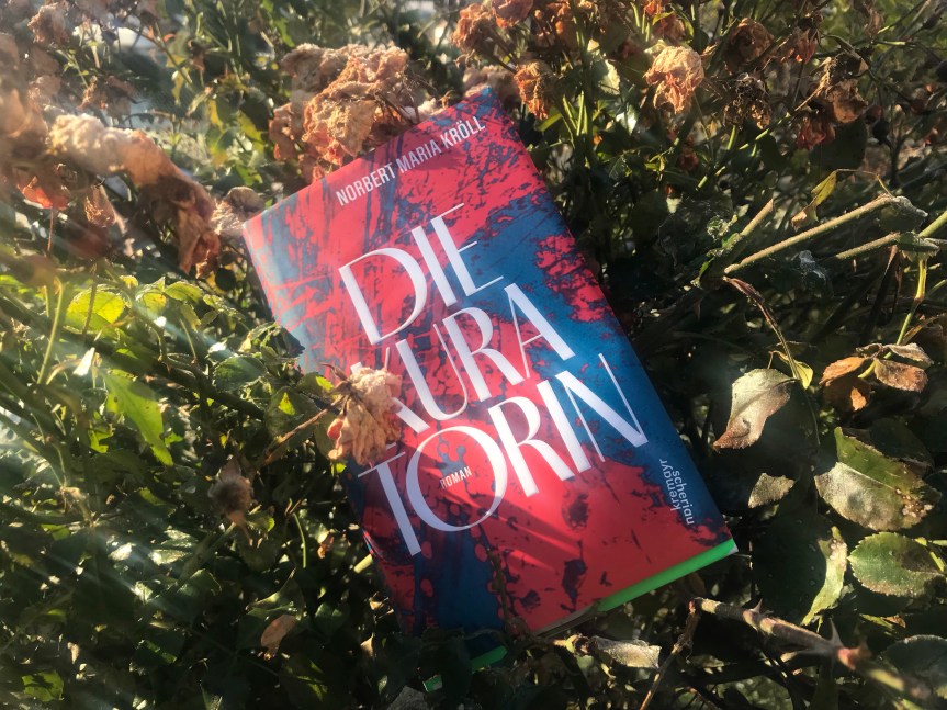 Keine Schwächen zeigen: Norbert Maria Kröll Die&nbsp;Kuratorin